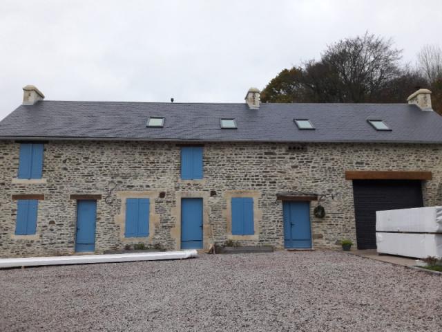 Rénovation d'une toiture sur une belle longere proche de Pont d'ouilly 